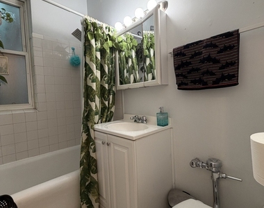3727 N Pine Grove Avenue - Photo Thumbnail 4