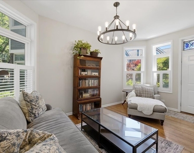 3311 N Racine Avenue - Photo Thumbnail 2