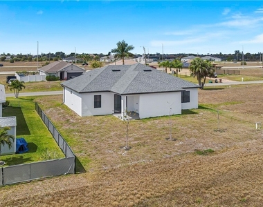 1633 Nw 31st Place - Photo Thumbnail 28