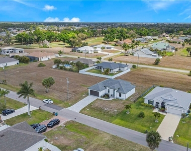 1633 Nw 31st Place - Photo Thumbnail 26