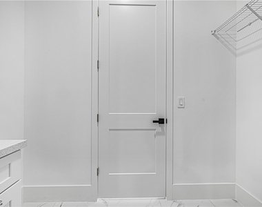 1633 Nw 31st Place - Photo Thumbnail 23