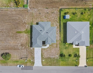 1633 Nw 31st Place - Photo Thumbnail 27