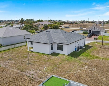 1633 Nw 31st Place - Photo Thumbnail 29