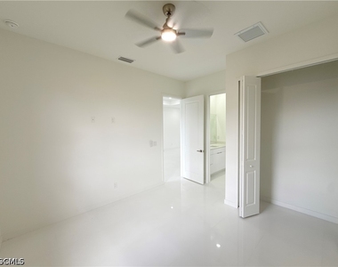 2325 Nw 37th Place - Photo Thumbnail 21