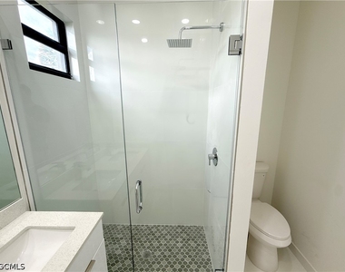 2325 Nw 37th Place - Photo Thumbnail 13