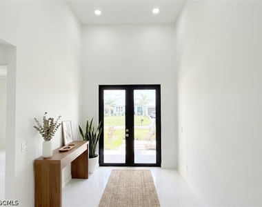 2325 Nw 37th Place - Photo Thumbnail 27