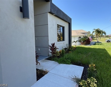 2325 Nw 37th Place - Photo Thumbnail 25