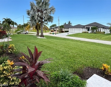 2325 Nw 37th Place - Photo Thumbnail 26