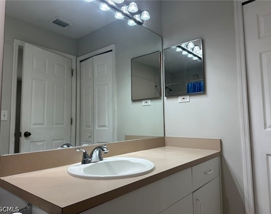 2231 Nw 7th Place - Photo Thumbnail 14
