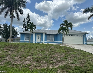 2231 Nw 7th Place - Photo Thumbnail 2