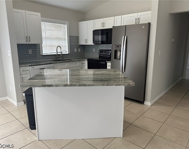 2231 Nw 7th Place - Photo Thumbnail 8