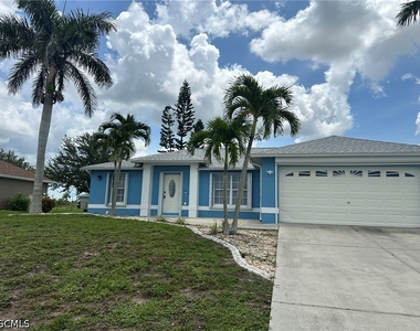 2231 Nw 7th Place - Photo Thumbnail 3