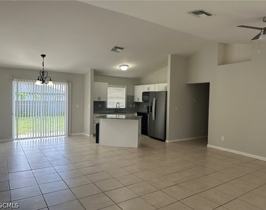 2231 Nw 7th Place - Photo Thumbnail 7
