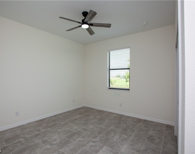 2102 Nw 6th Place - Photo Thumbnail 10
