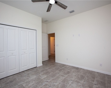 2102 Nw 6th Place - Photo Thumbnail 12