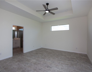 2102 Nw 6th Place - Photo Thumbnail 20