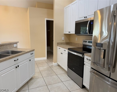 2553 Nw 21st Avenue - Photo Thumbnail 13