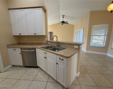2553 Nw 21st Avenue - Photo Thumbnail 14