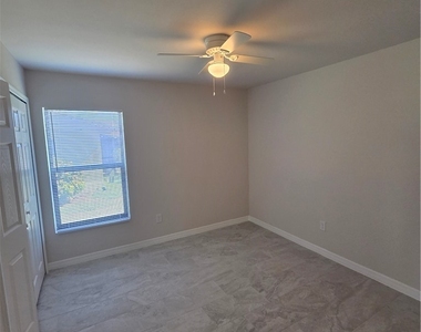 1418 Se 1st Place - Photo Thumbnail 5