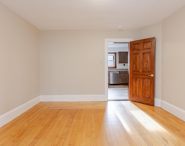 324 Laurel - Photo Thumbnail 10