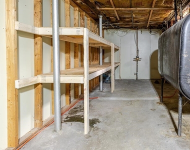 324 Laurel - Photo Thumbnail 16