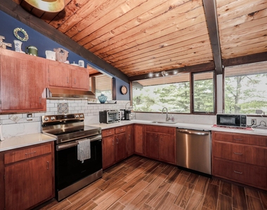 75 Taylor - Photo Thumbnail 11