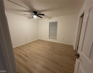 12642 Kenwood Lane - Photo Thumbnail 7