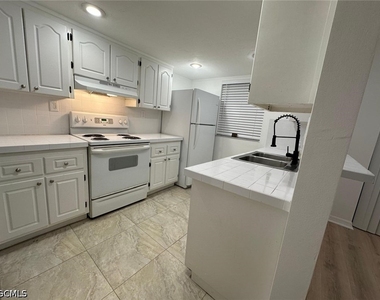 12642 Kenwood Lane - Photo Thumbnail 2