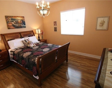 1919 Sw 2nd Terrace - Photo Thumbnail 12