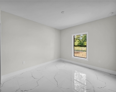 636 Ladd Street - Photo Thumbnail 20