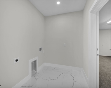636 Ladd Street - Photo Thumbnail 15