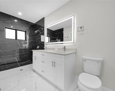 636 Ladd Street - Photo Thumbnail 7