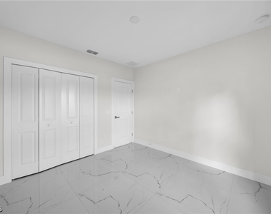 636 Ladd Street - Photo Thumbnail 23