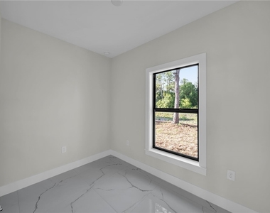 636 Ladd Street - Photo Thumbnail 16