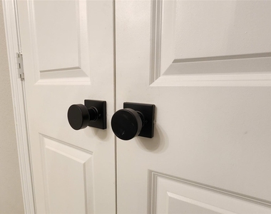 8009 Scanlan Trail - Photo Thumbnail 38