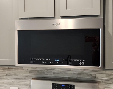 8009 Scanlan Trail - Photo Thumbnail 22
