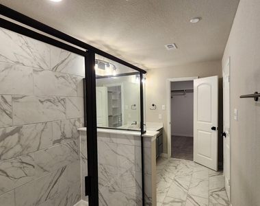 8009 Scanlan Trail - Photo Thumbnail 14