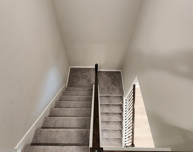 8009 Scanlan Trail - Photo Thumbnail 8