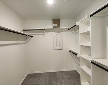 8009 Scanlan Trail - Photo Thumbnail 39