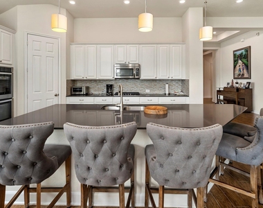 1810 Daly Way - Photo Thumbnail 12