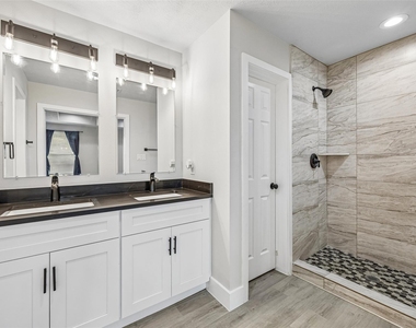 5938 Glen Grove Street - Photo Thumbnail 15