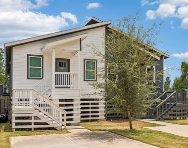 5938 Glen Grove Street - Photo Thumbnail 2