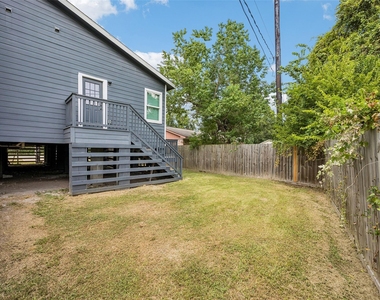 5938 Glen Grove Street - Photo Thumbnail 10