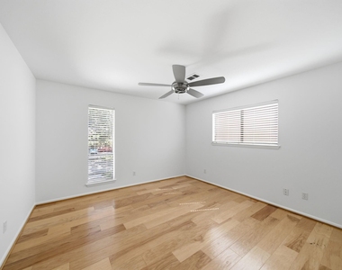 10319 Meadow Lake Lane - Photo Thumbnail 20