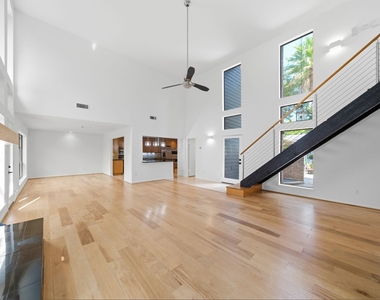 10319 Meadow Lake Lane - Photo Thumbnail 3