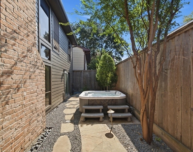 10319 Meadow Lake Lane - Photo Thumbnail 26