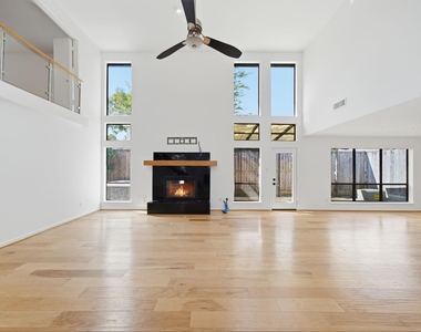 10319 Meadow Lake Lane - Photo Thumbnail 8