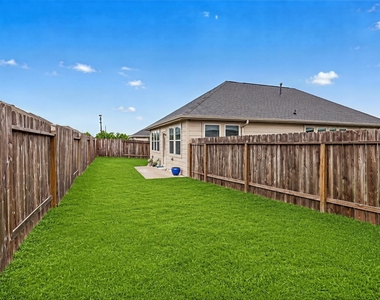 10422 Milford Woods Lane - Photo Thumbnail 17