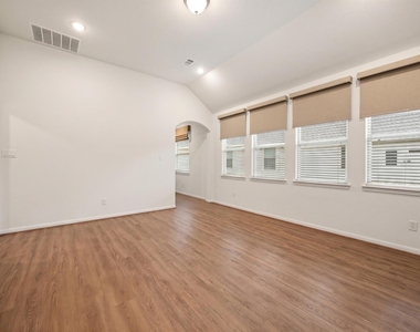 10422 Milford Woods Lane - Photo Thumbnail 2