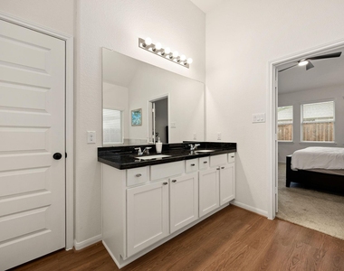 10422 Milford Woods Lane - Photo Thumbnail 10